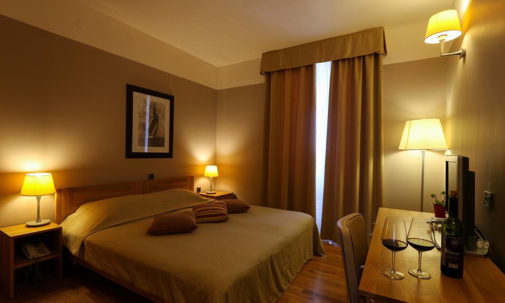 Hotel Indijan Orebic Exterior photo